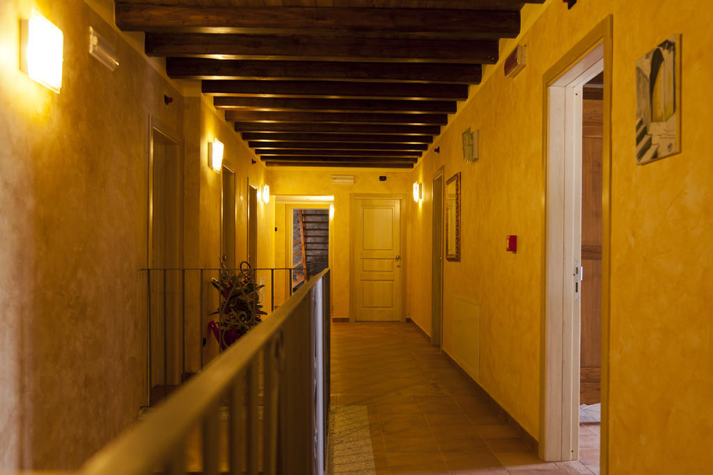 Agriturismo Creta Rossa Torre di Ruggiero Extérieur photo