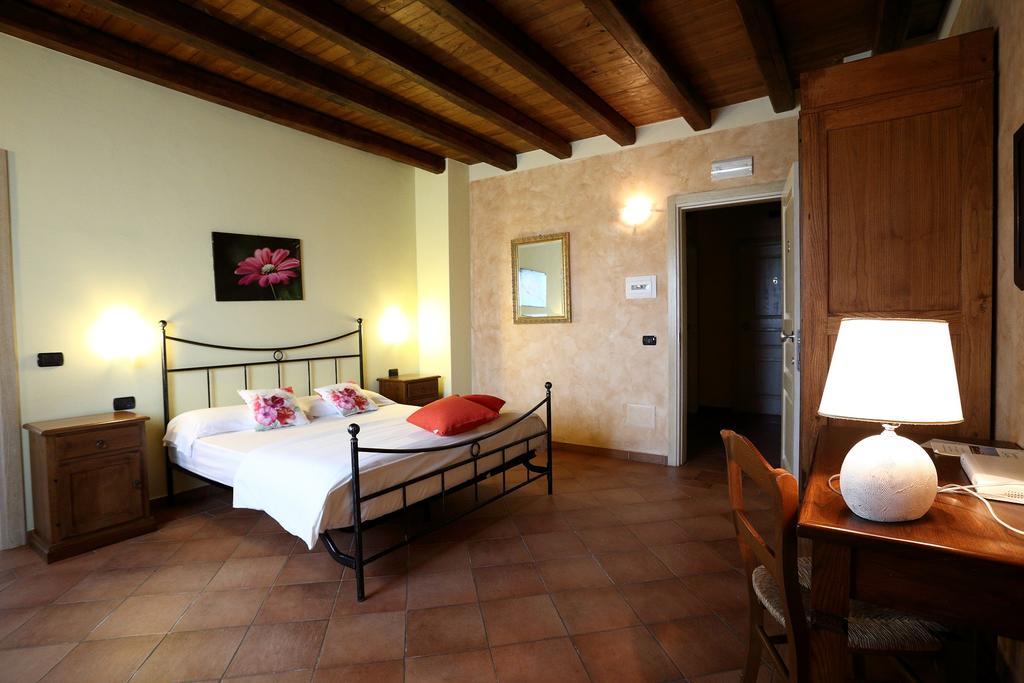 Agriturismo Creta Rossa Torre di Ruggiero Extérieur photo
