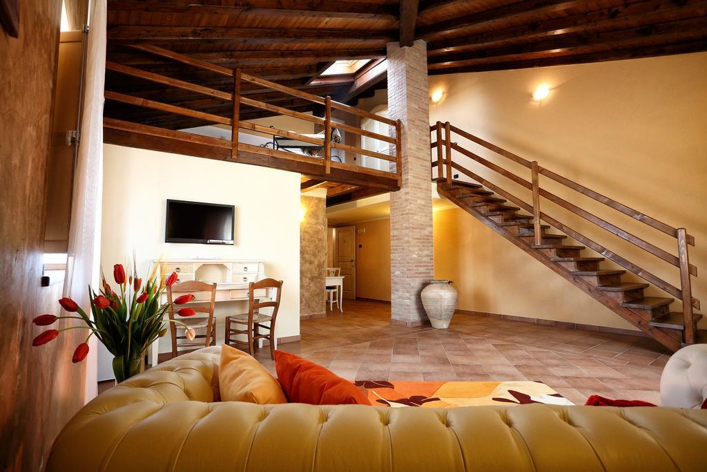 Agriturismo Creta Rossa Torre di Ruggiero Extérieur photo